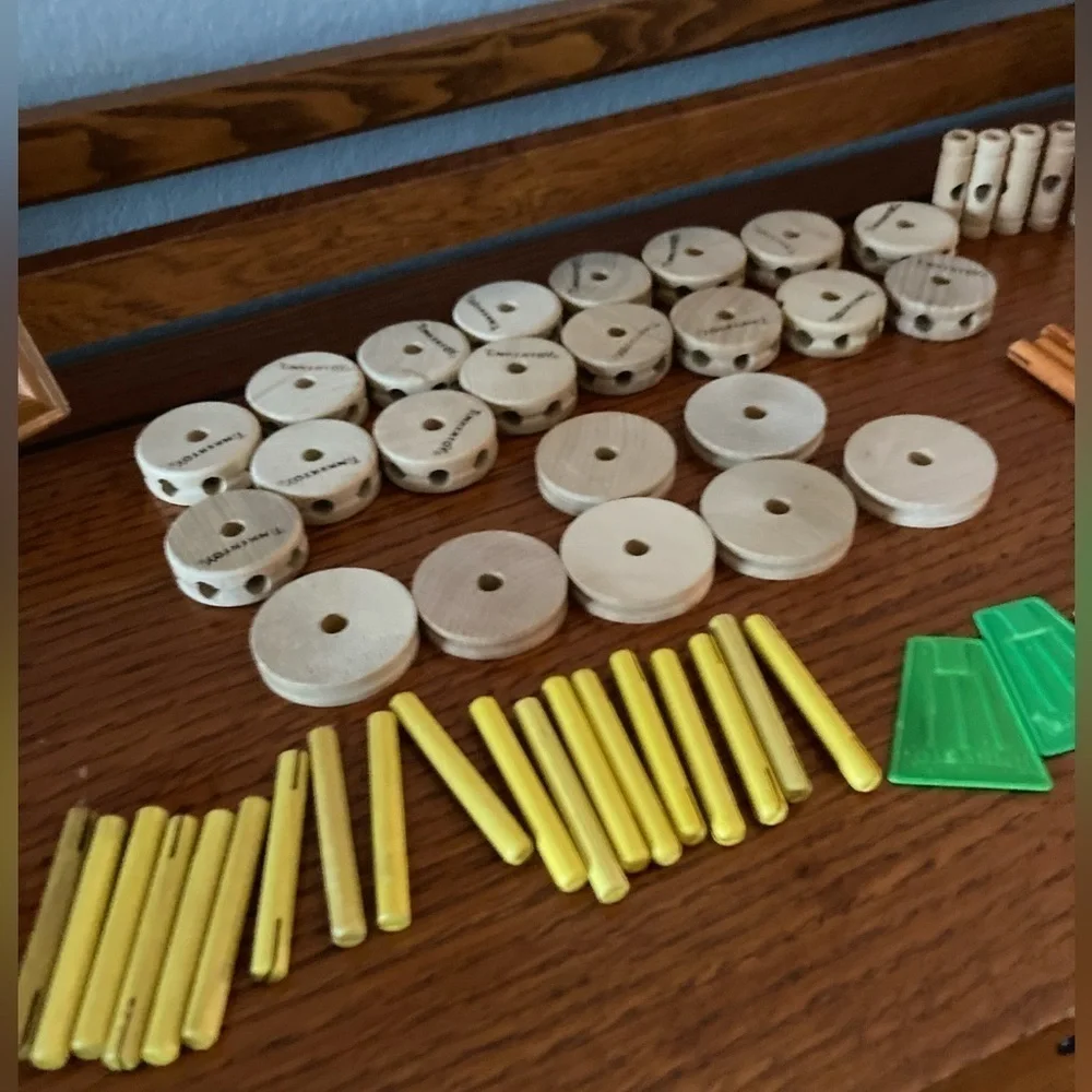 Vintage Hasbro Tinkertoy Classic Junior Set